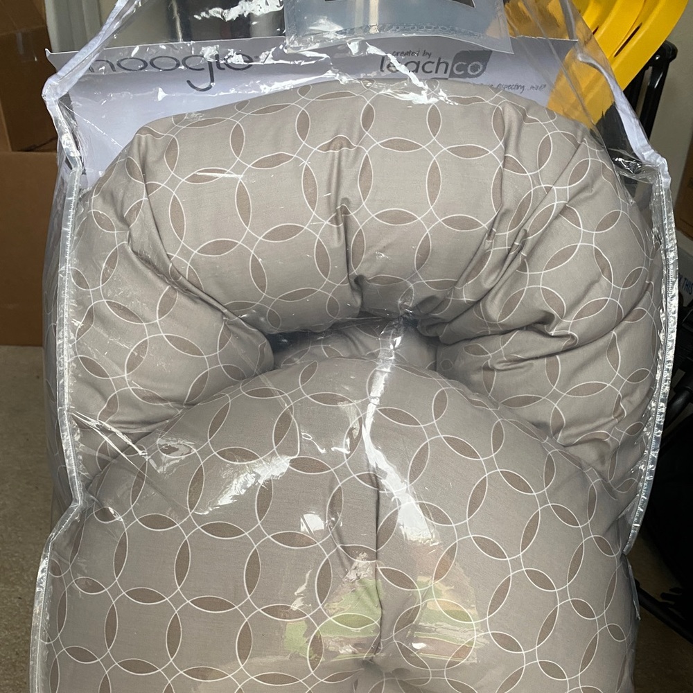 Snoogle Maternity Pillow - Picture 3 of 3